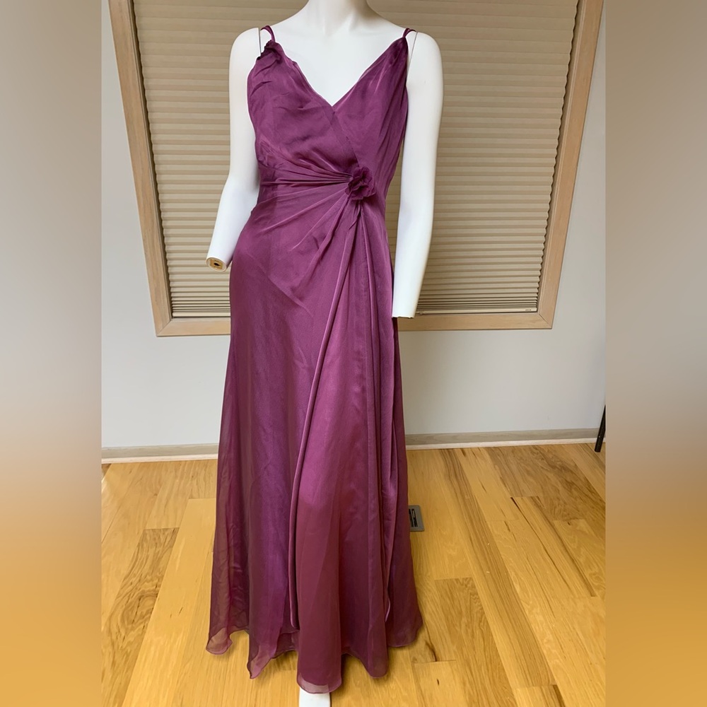 Belsoie bridesmaid elegant gown dress. Size 8. Like New - Picture 2 of 8